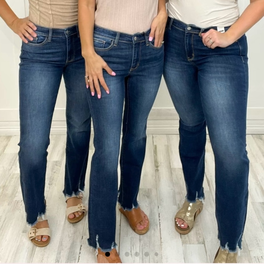 Judy Blue Haven mid-rise non distressed frayed hem blue jeans. Size 7 long.